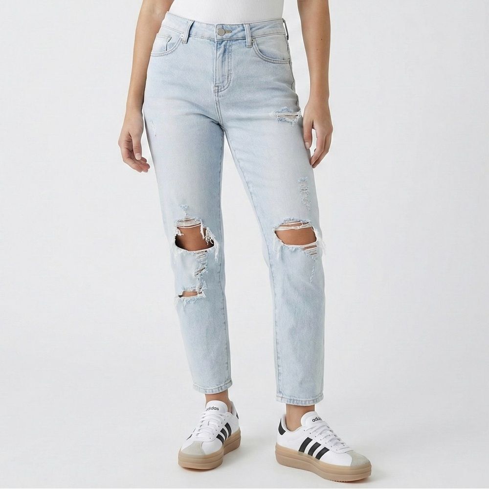 Le La Lo High Waisted Distressed Light Wash Jeans Straight 6 NWT Denim Ripped